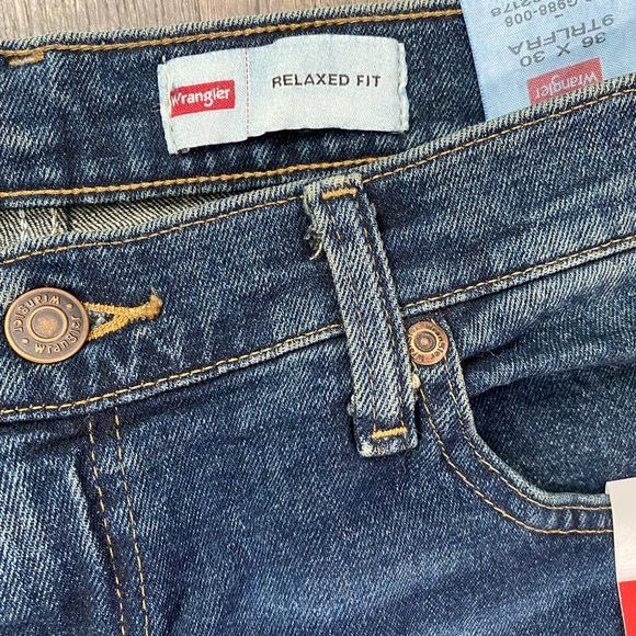 WRANGLER Relaxed Fit Mens Jeans - Picture 5 of 6